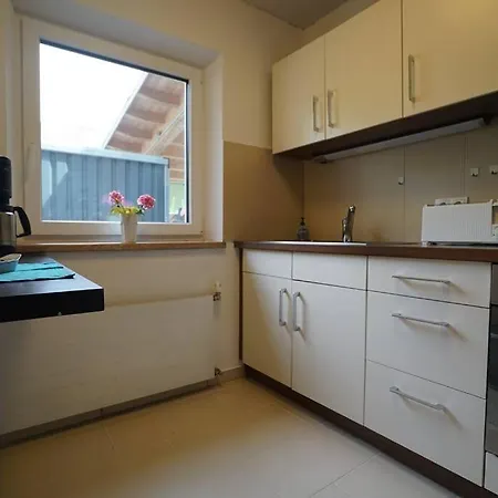 Apartament Stylish & Spacious With Patio *