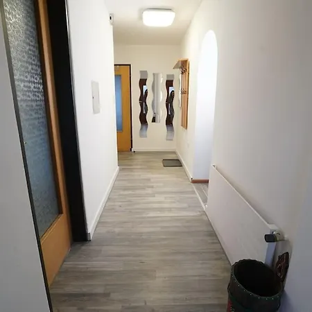 Stylish & Spacious With Patio Apartament