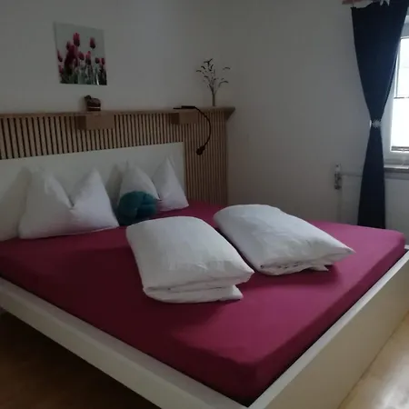 Stylish & Spacious With Patio Apartamento Stams