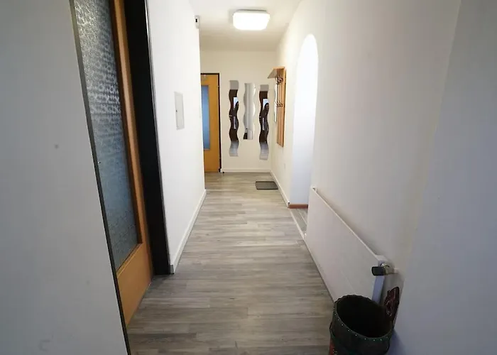 Stylish & Spacious With Patio Διαμέρισμα