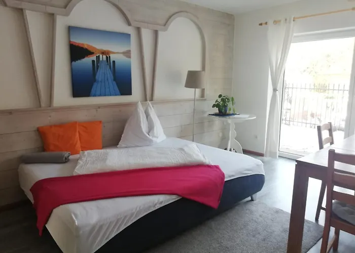 Stylish & Spacious With Patio
