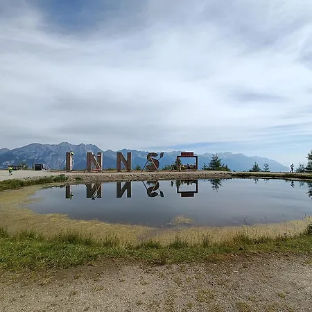 Stylish & Spacious With Patio 아파트 *