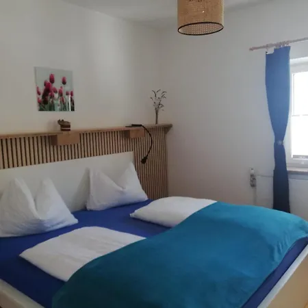 아파트 Stylish & Spacious With Patio