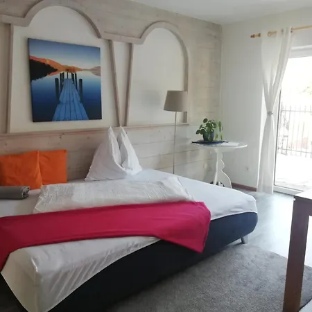 Stylish & Spacious With Patio