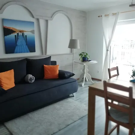 Stylish & Spacious With Patio 아파트 *