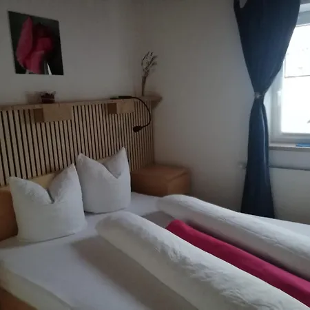 아파트 Stylish & Spacious With Patio