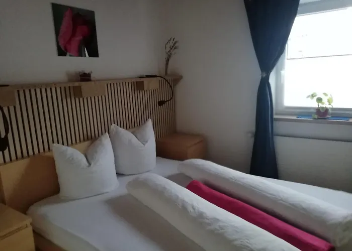 Апартаменты Stylish & Spacious With Patio